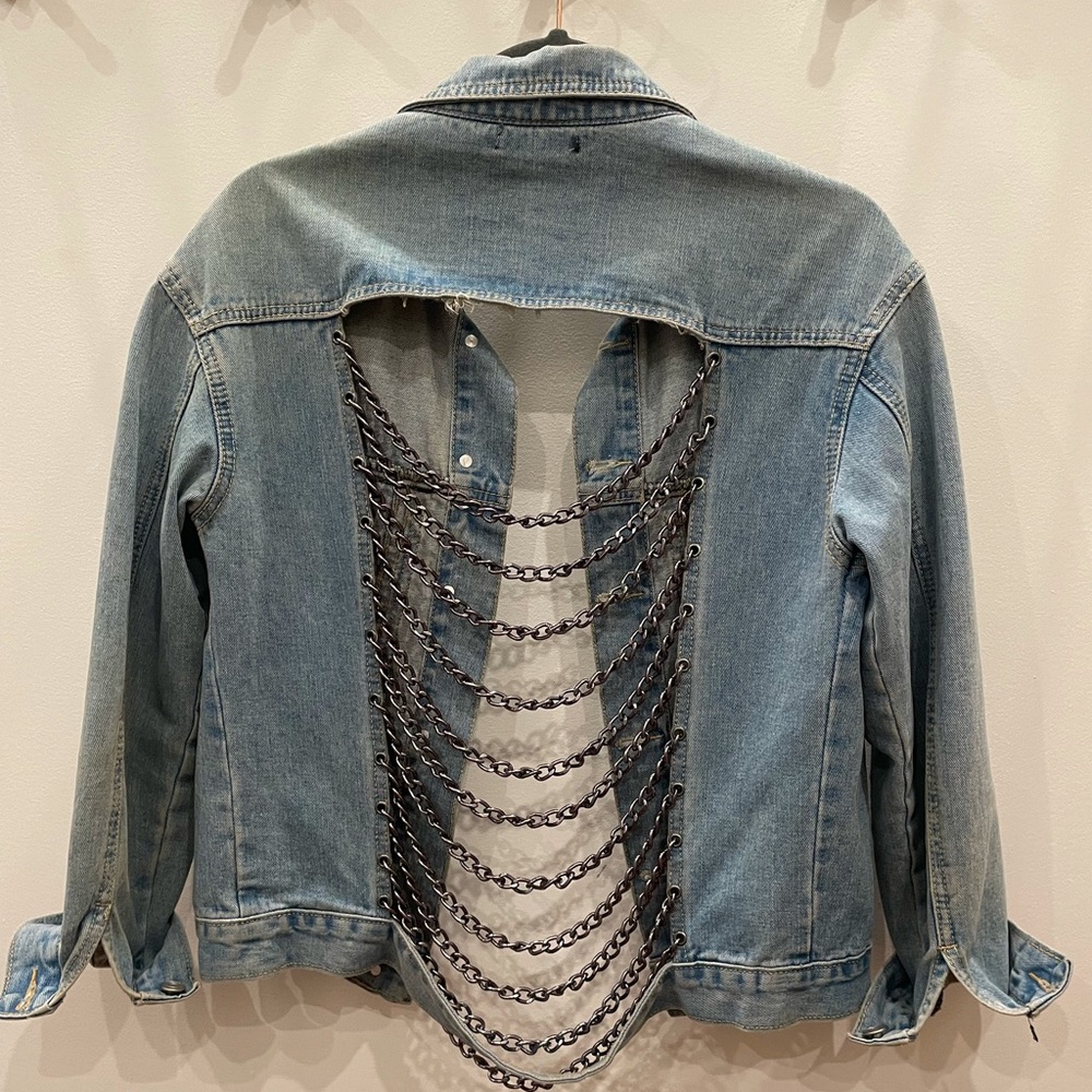 DENIM JACKET WITH SILVER CHAINS